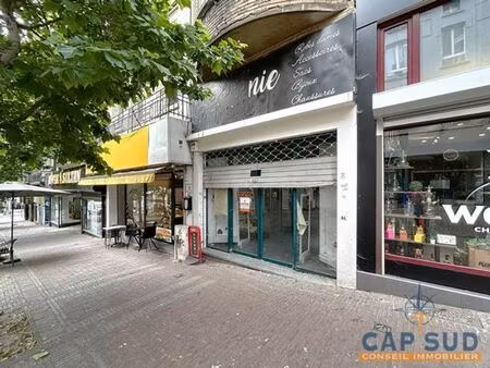 commerce à louer situé en plein coeur de charleroi.