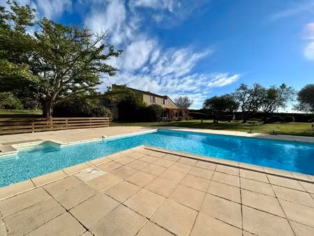 vente maison 15 pièces 368 m² cucuron (84160)