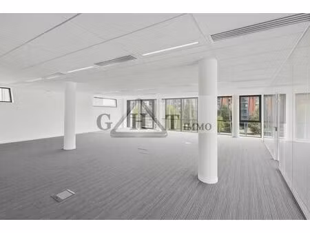 location bureau 823 m² à maisons-alfort (94700)