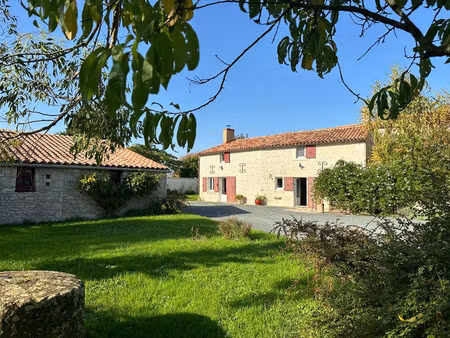 maison à vendre à saint-pierre-le-vieux (85420) - vendée