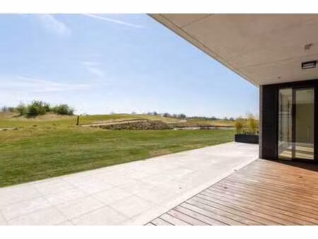 en bordure du golf ...