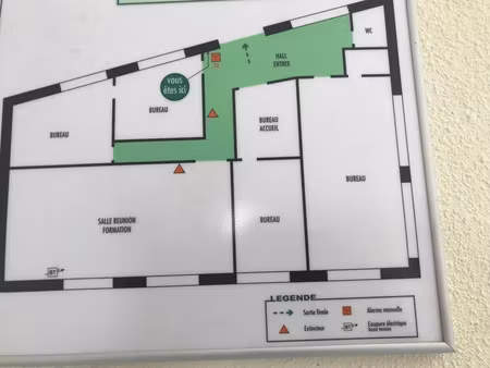 location locaux professionnels 6 pièces 190 m² à perigueux (24000)  1 790 €