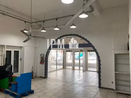 a louer local commercial de 148 m² - 83400 hyeres