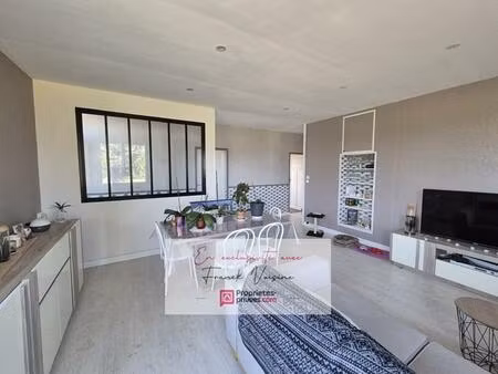 a vendre en exclusivité à vendrennes  maison de 88 m2 env avec 3 chambres sur une parcelle
