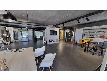 vente commerce cornebarrieu 204 m²