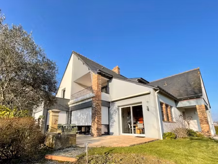 volumes et belle luminosite sur 253 m² habitable  5 chambres  sur parcelle de plus de 2000