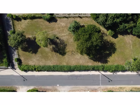 terrain constructible  proche centre-ville de tournus – 941 m² au calme