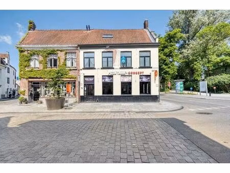 kantoor/praktijk met woonst te brugge