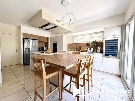 maison 6 chambres 245 m2 avec piscine