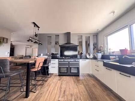 vente maison à sainte-néomaye (79260) : à vendre / 134m² sainte-néomaye