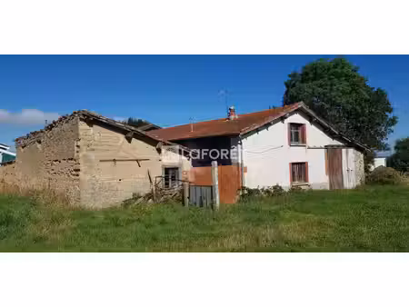 fermé à rénover sur 3980 m2 de terrain