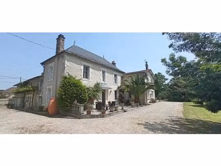 domaine d’exception avec maison de maître  maisons d’amis et piscine