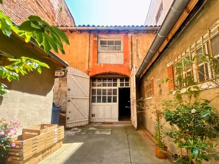 place dupuy - local 160 m² a renover