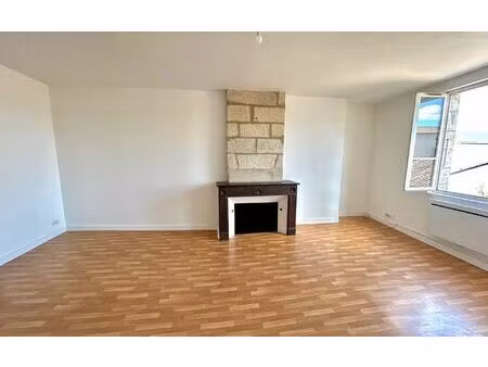 location appartement  m² t-4 à périgueux  774 €