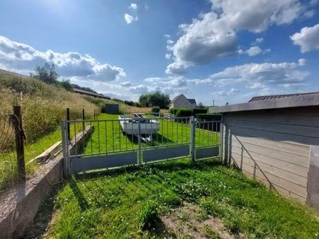 - sous option -terrain à bâtir dans le joli village de bioul