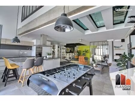 loft/atelier/surface 5 pièces 184 m²