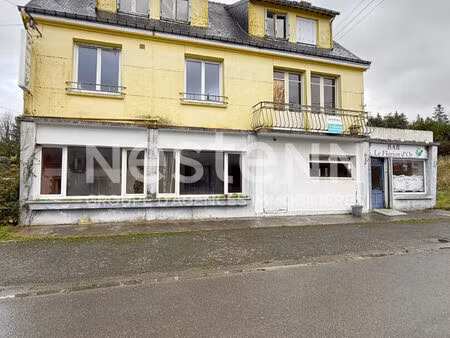 immeuble à vendre à moustoir remungol d'une surface d'env. de 300 m² avec un terrain de 13