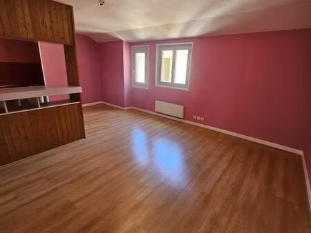 a vendre grand studio dans le centre historique de monttpellier