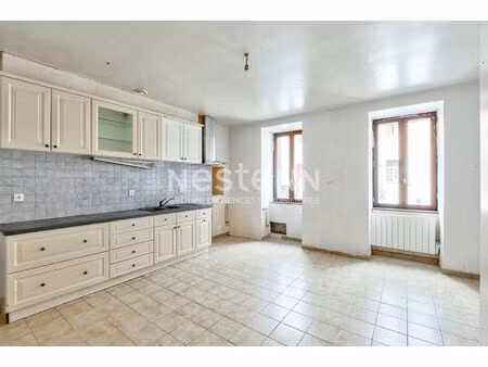 maison de ville en pierre - hyper-centre de châtelaudren