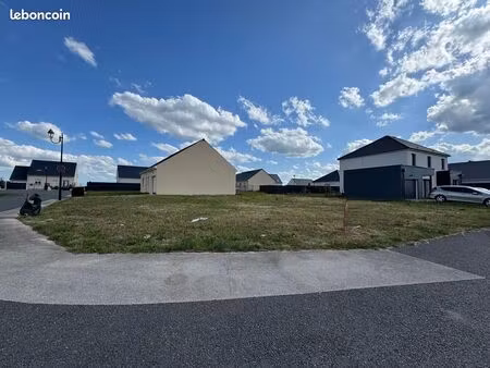 à vendre – terrain à bâtir viabilisé – 551 m² – gauciel (27930)