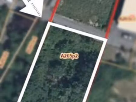 terrain d'une superficie de +- 1031 m²