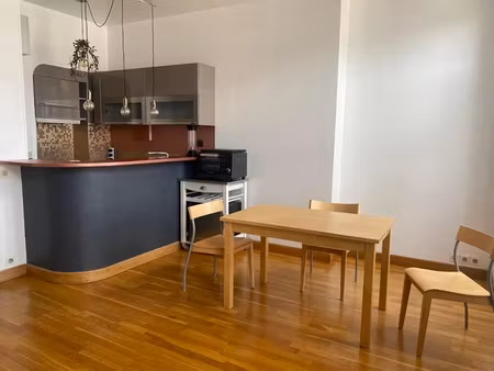 location meublée appartement 2 pièces 39 m² à versailles (78000)  1 150 €
