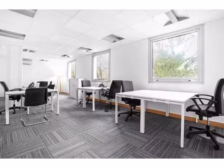 location meublée locaux professionnels 30 m² à le bouscat (33110)  1 149 €