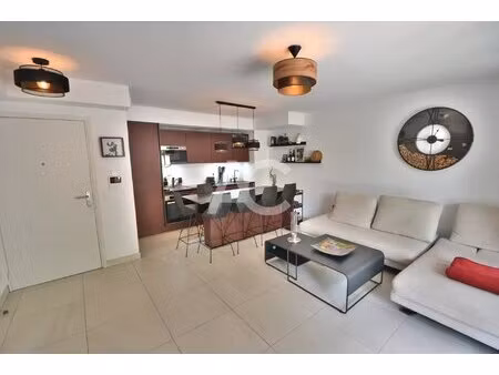 golfe-juan - superbe deux pieces avec jardin et piscine