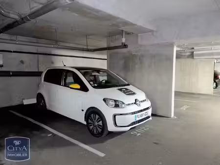 parking à louer - tours (37) - 83€
