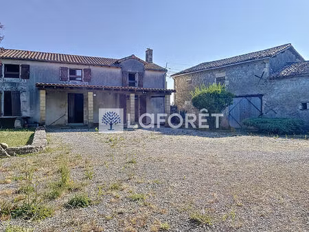 à vendre - charmante maison en pierre à maillé  entre parthenay et poitiers