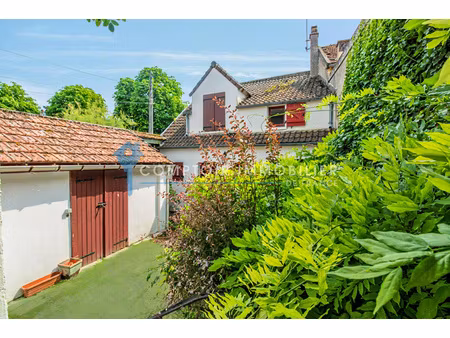 maison de village 5pièce(s) 4chambre(s) 140 m² moisson (78840)