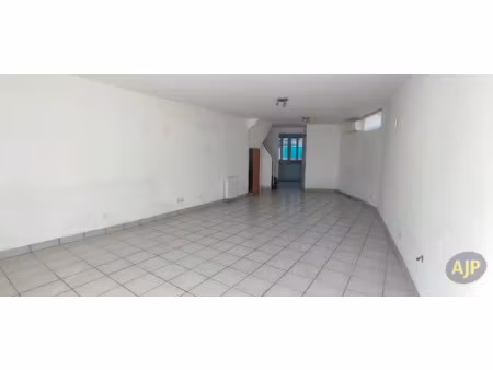 vente maison 3 pièces 91 m² à champagnolles (17240)  75 400 €