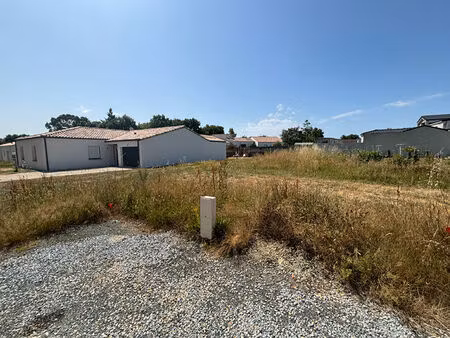 terrain challans 570 m2