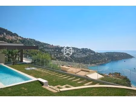 très belle villa contemporaine d’environ 245m2 avec vue mer panoramique au-dessus des...