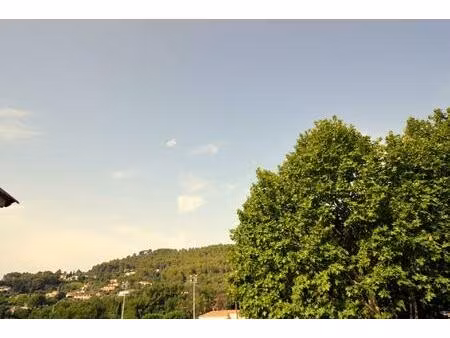 exclusivite.cotignac villa avec piscine  vue panoramique  à 2 pas des commerces