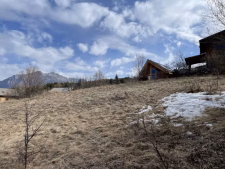 achat terrain 2 310m² enchastrayes 04400