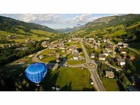 terrain constructible de 650m² à praz-sur-arly (74120)