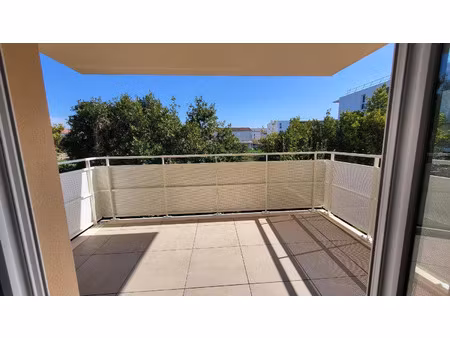 location appartement 2 pièces 41 m² à arles (13200)