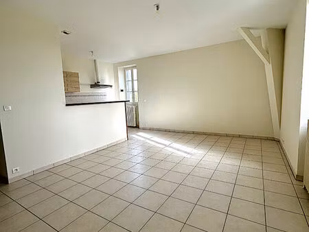 location appartement 3 pièces 70 m² à jonzac (17500)