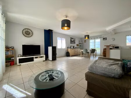 vente maison 4 pièces 98 m² jarnac-champagne (17520)