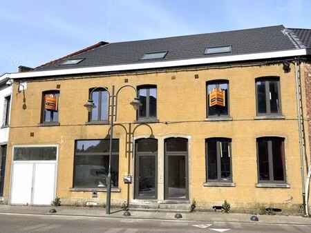 sous option - maison à rénover bien située avec jardin!