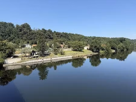 maison charmante maison nichée au bord de la dordogne  offrant un accès direct à la...