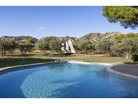 les baux de provence - propriété avec vue - piscine tennis