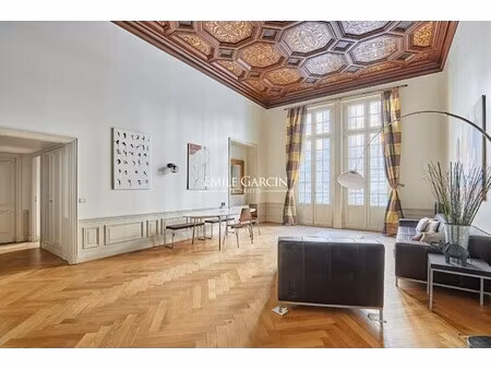 appartement de luxe à vendre dans le quartier triangle d'or