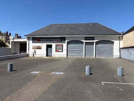 vente bureaux et commerces à la ferté-bernard (72400) : à vendre / 1200m² la ferté-bernard