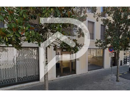 location local commercial 3 pièces 67m2 tarbes 65000 - 575 € - surface privée