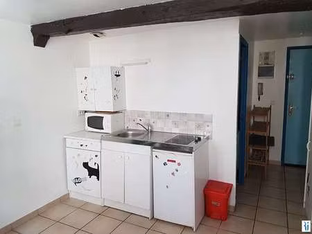 location appartement t1 à rouen vieux-marché - st eloi (76000) : à louer t1 / 19m² rouen v