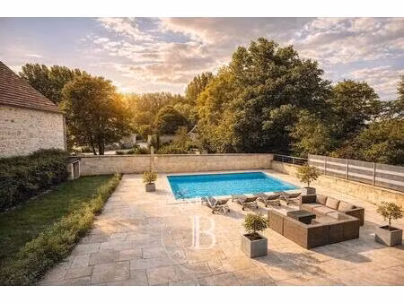 propriété du xviiiᵉ siècle – ancien moulin avec piscine