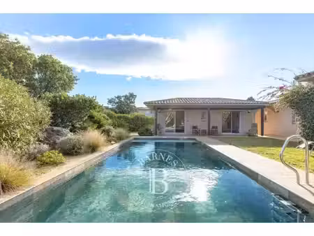 exclusivité  arasu  villa 3 chambres  avec piscine  vue mer  à proximité de la plage du...