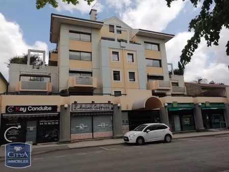 local professionnel à louer 14.3 m² - saint-marcellin (38) - 519€